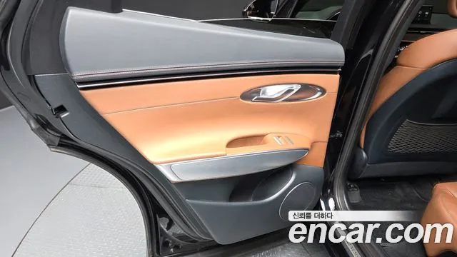 Genesis GV70 2.5T Бензин 2WD — Фото автомобиля 20