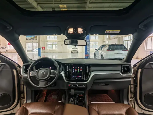 Volvo XC60 — Фото автомобиля 7