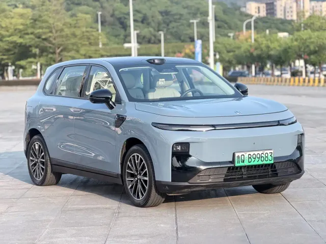 Leapmotor B10 — Фото автомобиля 3