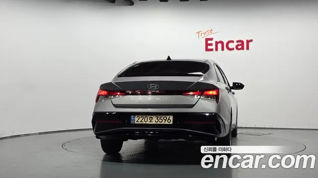 Hyundai Avante CN7 — Фото автомобиля 4
