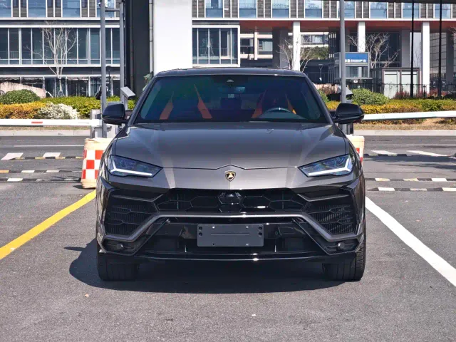 Lamborghini Urus — Фото автомобиля 2