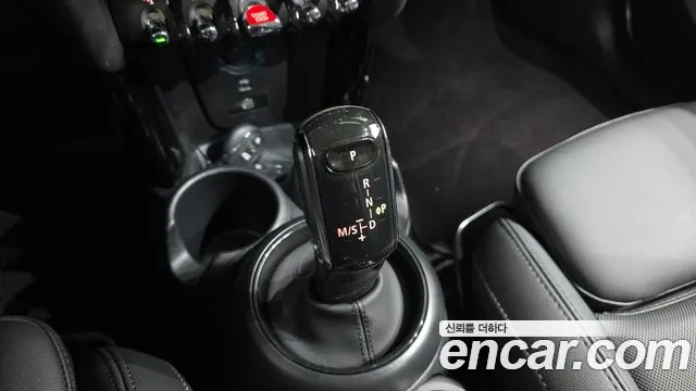 Mini Cooper Cooper 5 дверей Classic — Фото автомобиля 9