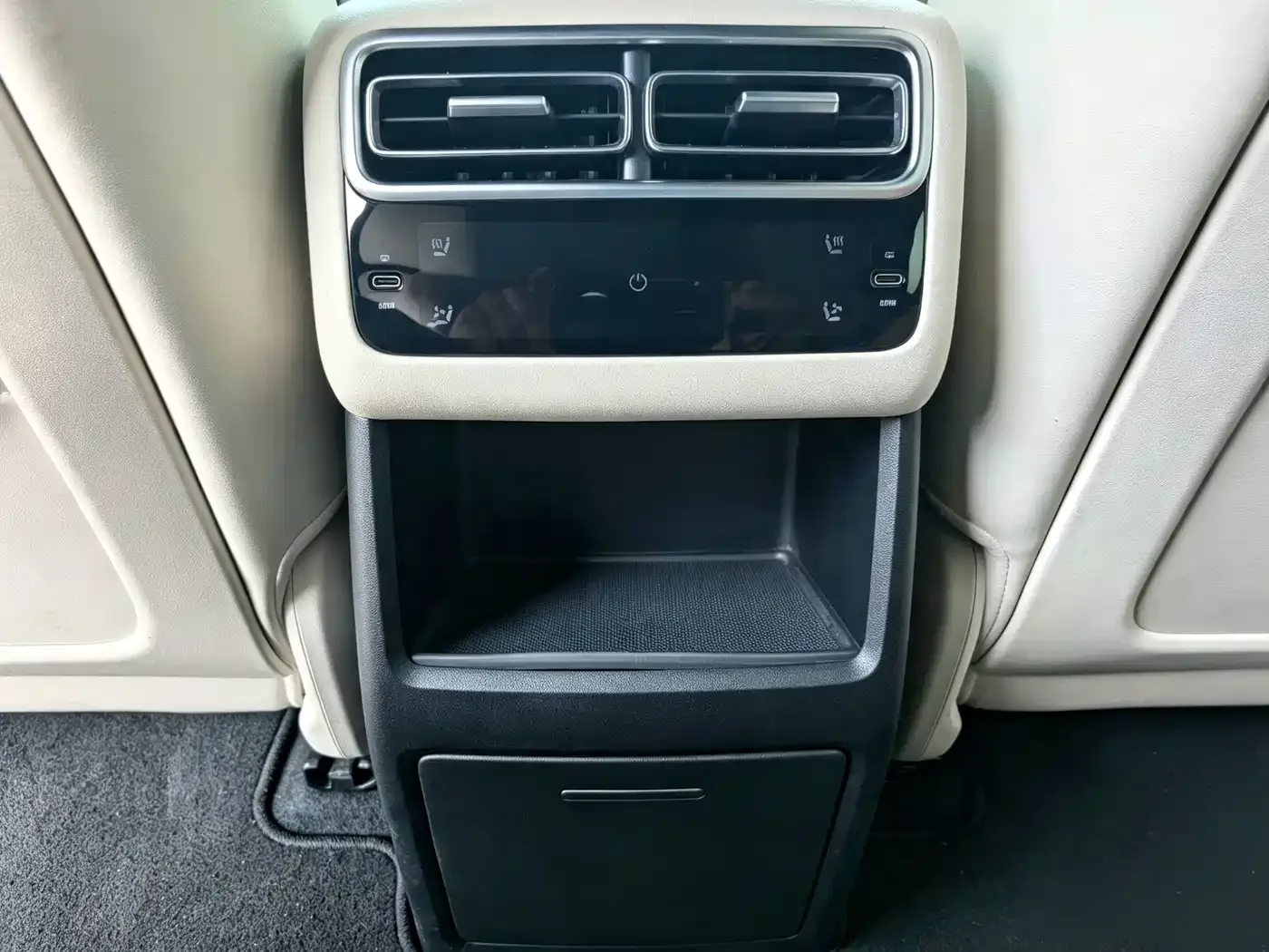 Li Auto Li Auto L6 2024 Pro — Фото автомобиля 17