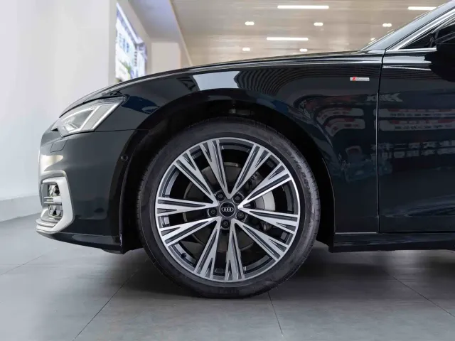 Audi A6L — Фото автомобиля 9