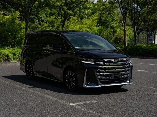 Toyota Vellfire — Фото автомобиля 3