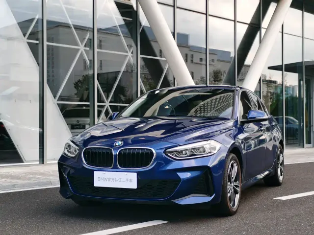 Фотография автомобиля — BMW 1 Series