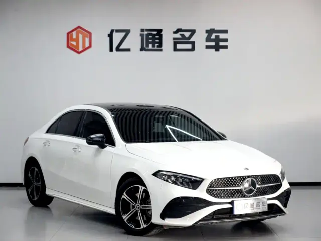 Mercedes-Benz A-Class — Фото автомобиля 3