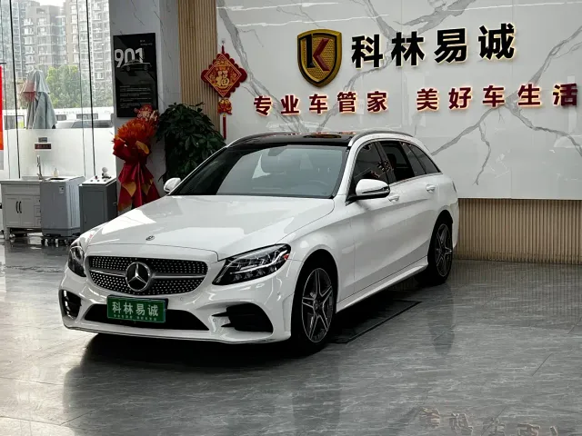 Фотография автомобиля — Mercedes-Benz C-Class