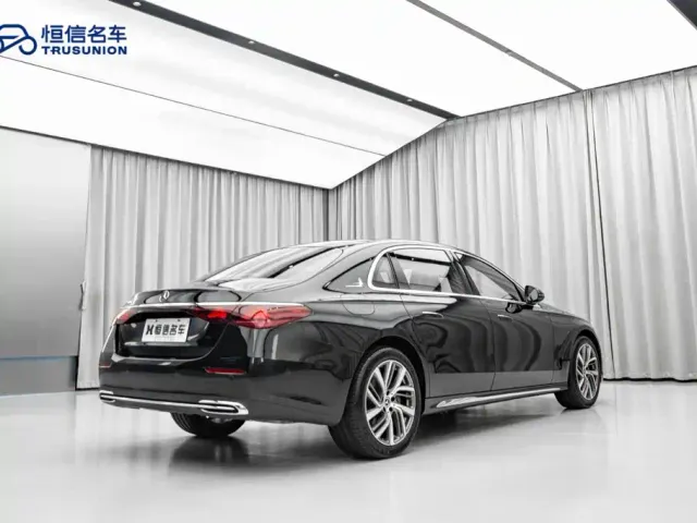Mercedes-Benz E-Class — Фото автомобиля 9