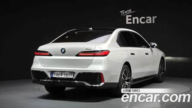BMW 7-Series 7 серия (G70) 740i sDrive M Sport — Фото автомобиля 2