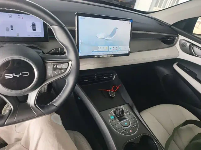 BYD Seal 05 DM-i — Фото автомобиля 9