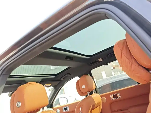 Li Auto L8 — Фото автомобиля 17