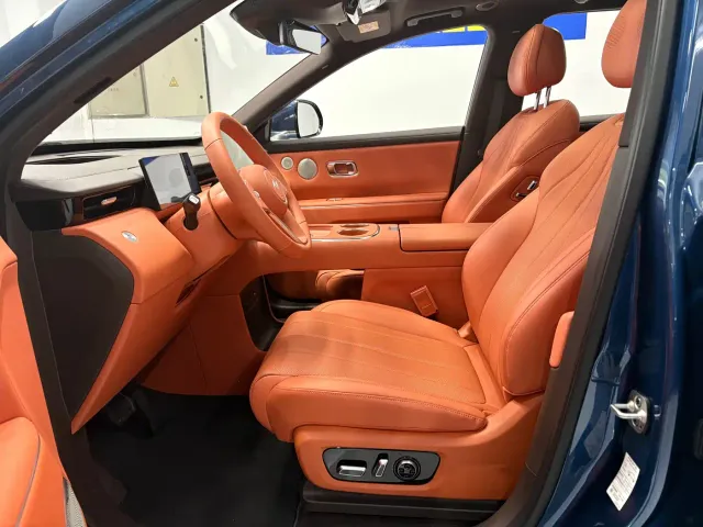 Dongfeng E8 M8 — Фото автомобиля 6