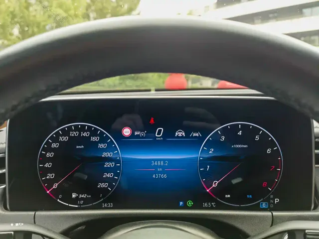 Mercedes-Benz E-Class — Фото автомобиля 18