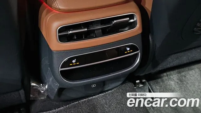 Genesis GV70 — Фото автомобиля 19