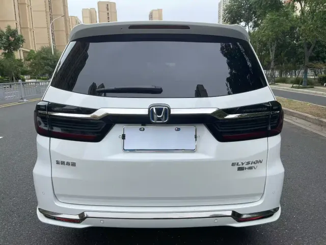 Honda Elysion — Фото автомобиля 14