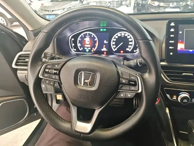 Honda Accord — Фото автомобиля 10