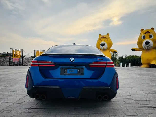 BMW M5 — Фото автомобиля 6