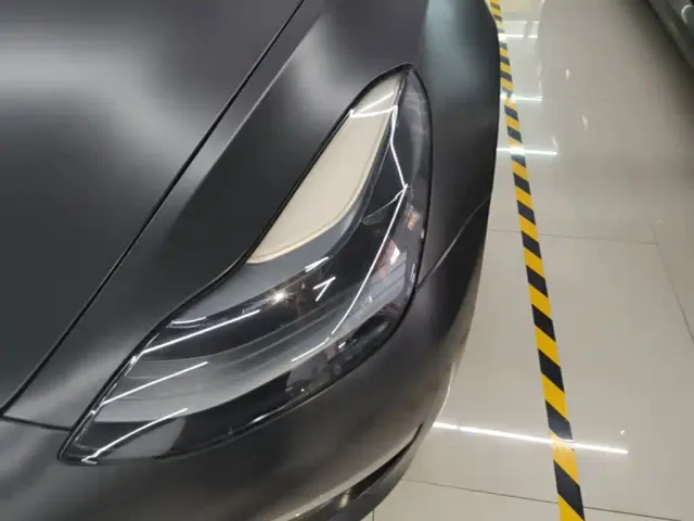 Tesla Model 3 — Фото автомобиля 23