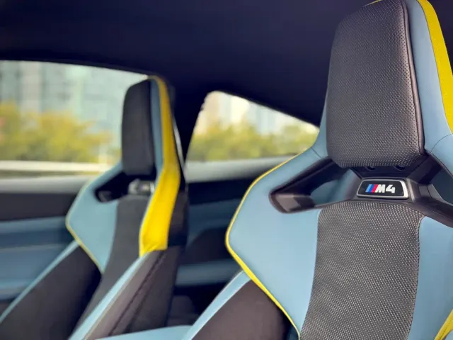 BMW M4 — Фото автомобиля 14