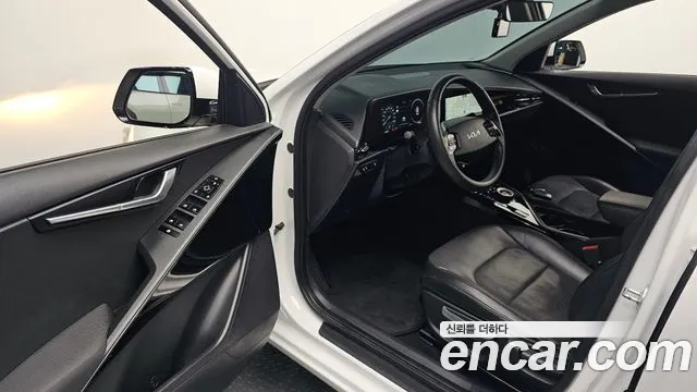Kia Niro Niro (New) — Фото автомобиля 10