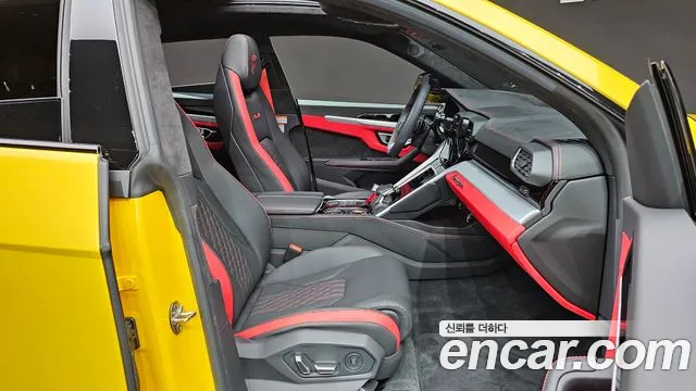 Lamborghini Urus — Фото автомобиля 12