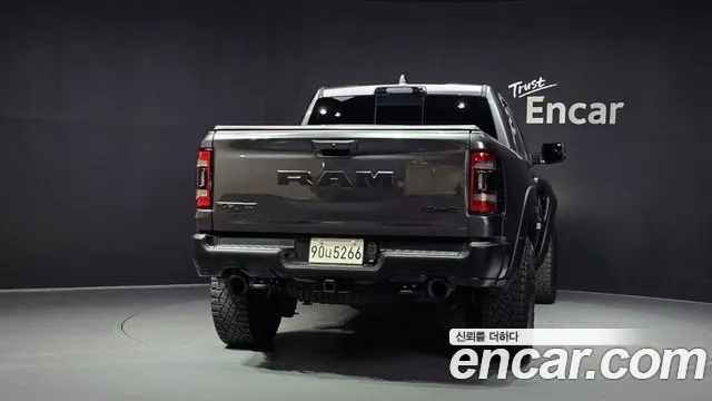 Dodge Ram Pick Up — Фото автомобиля 4