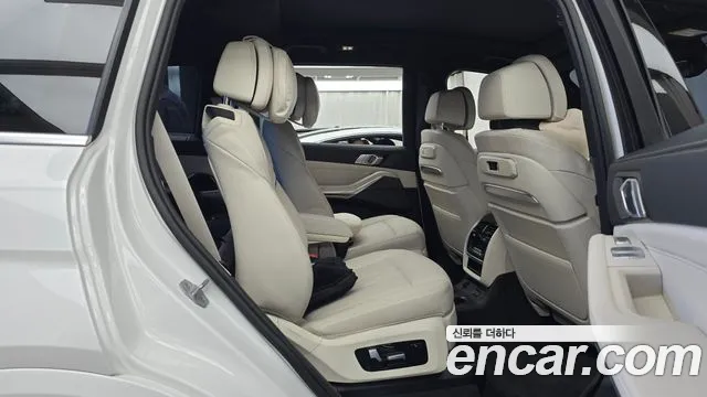 BMW X7 — Фото автомобиля 12