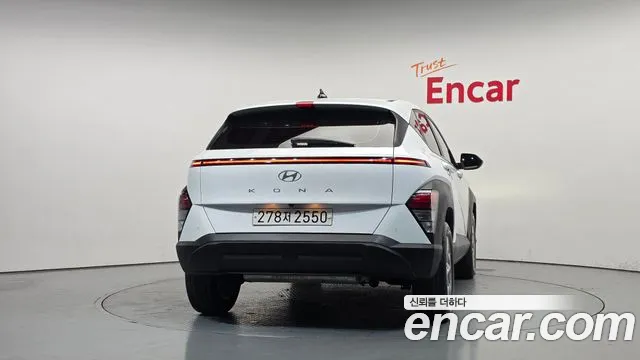 Hyundai Kona — Фото автомобиля 4