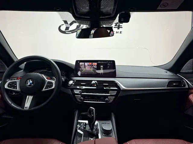 BMW 5 Series — Фото автомобиля 10