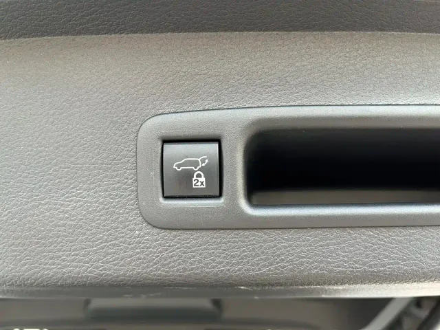 Toyota Sienna — Фото автомобиля 16