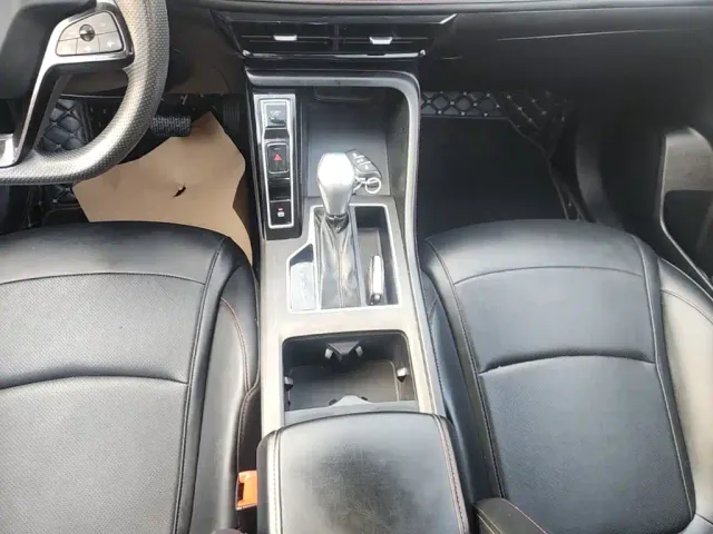 Roewe i5 — Фото автомобиля 13