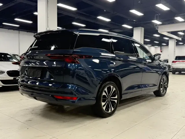 Wuling Victory — Фото автомобиля 4
