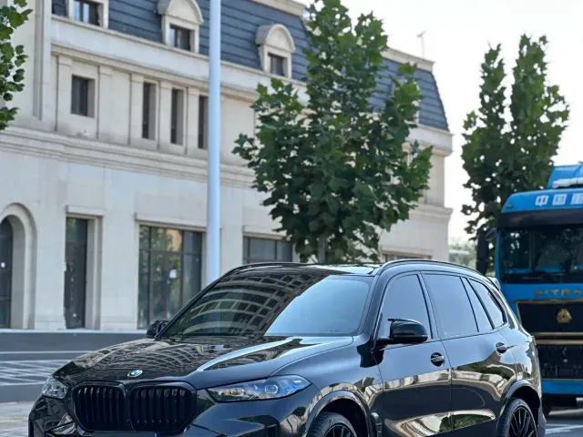 Фотография автомобиля — BMW X5