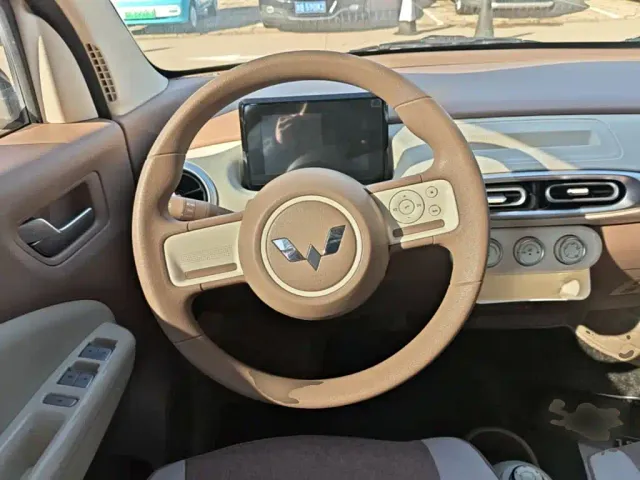 Wuling Hongguang Mini EV — Фото автомобиля 10