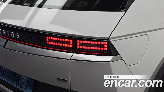 Hyundai Ioniq 5 — Фото автомобиля 8