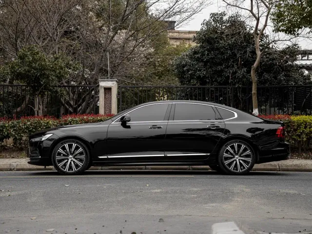 Volvo S90 — Фото автомобиля 3
