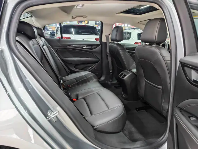 Buick Regal — Фото автомобиля 12