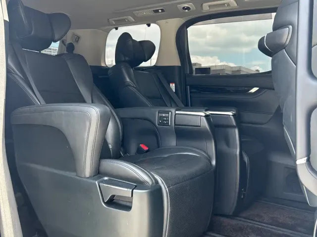 Toyota Vellfire 2021 Crown Hybrid 2.5L HV Premium Edition — Фото автомобиля 12