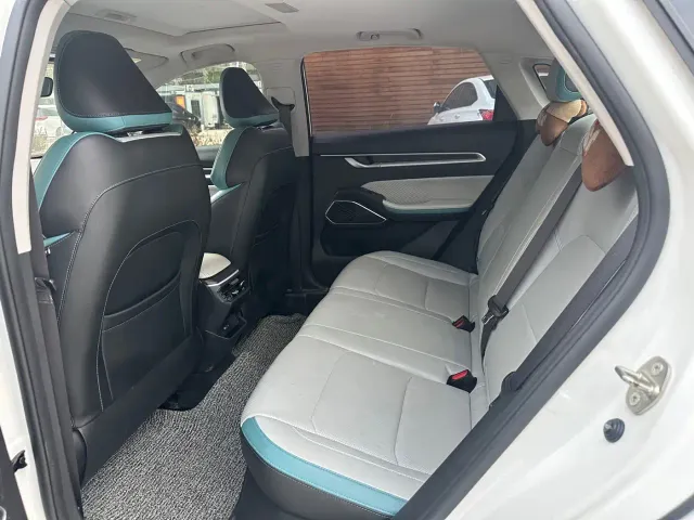 Geely Emgrand — Фото автомобиля 13