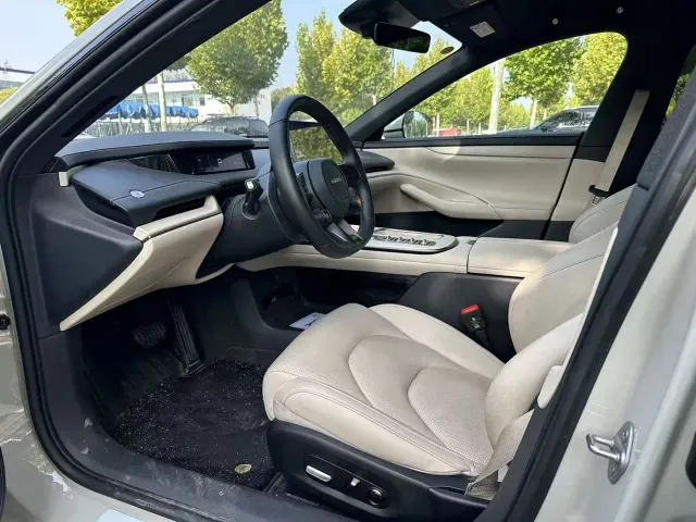 Xiaomi SU7 — Фото автомобиля 4
