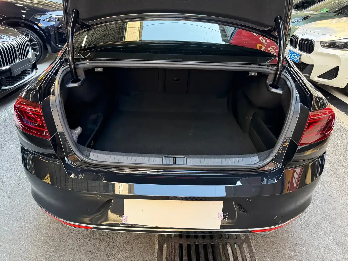 Volkswagen Magotan 2023 Model 2 Million Commemorative Edition 330TSI DSG Luxury — Фото автомобиля 30