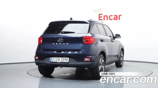 Hyundai Venue — Фото автомобиля 4