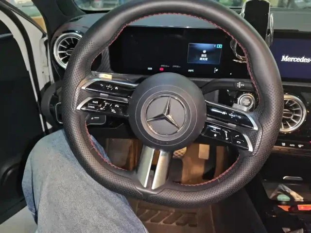 Mercedes-Benz A-Class — Фото автомобиля 15