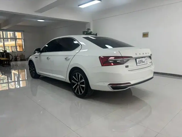 Skoda Superb — Фото автомобиля 20
