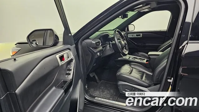 Ford Explorer Explorer 6 поколение 3.0 Platinum 4WD — Фото автомобиля 10