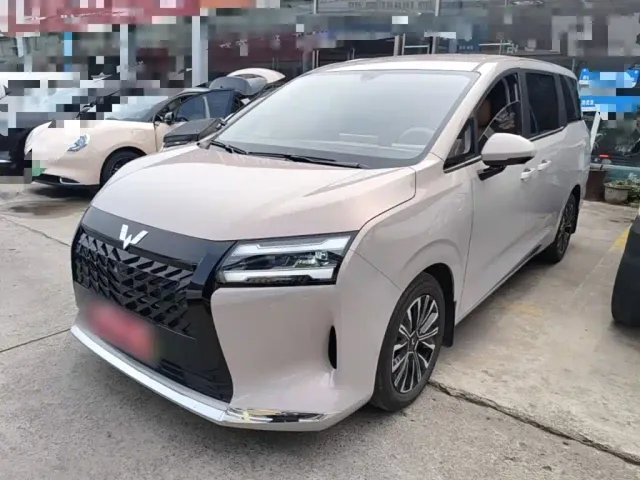 Фотография автомобиля — Wuling Starlight 730