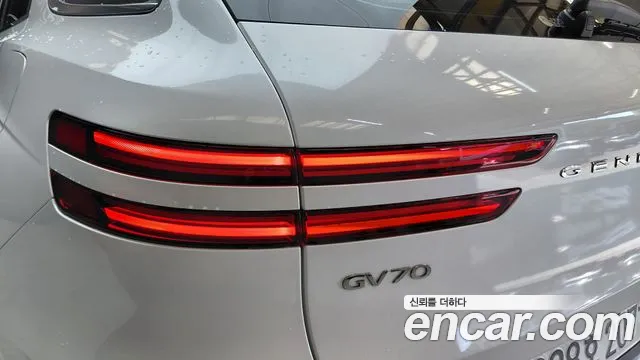 Genesis GV70 2.5T Бензин AWD — Фото автомобиля 23