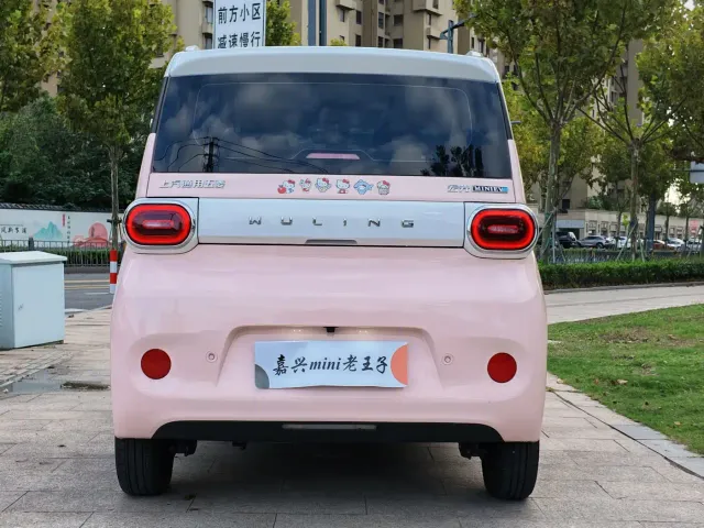 Wuling Hongguang Mini EV — Фото автомобиля 5