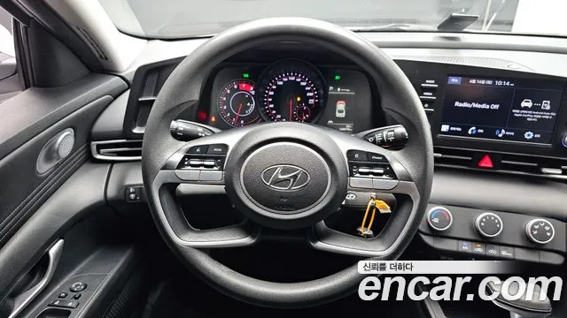 Hyundai AVANTE Avante (CN7) — Фото автомобиля 12